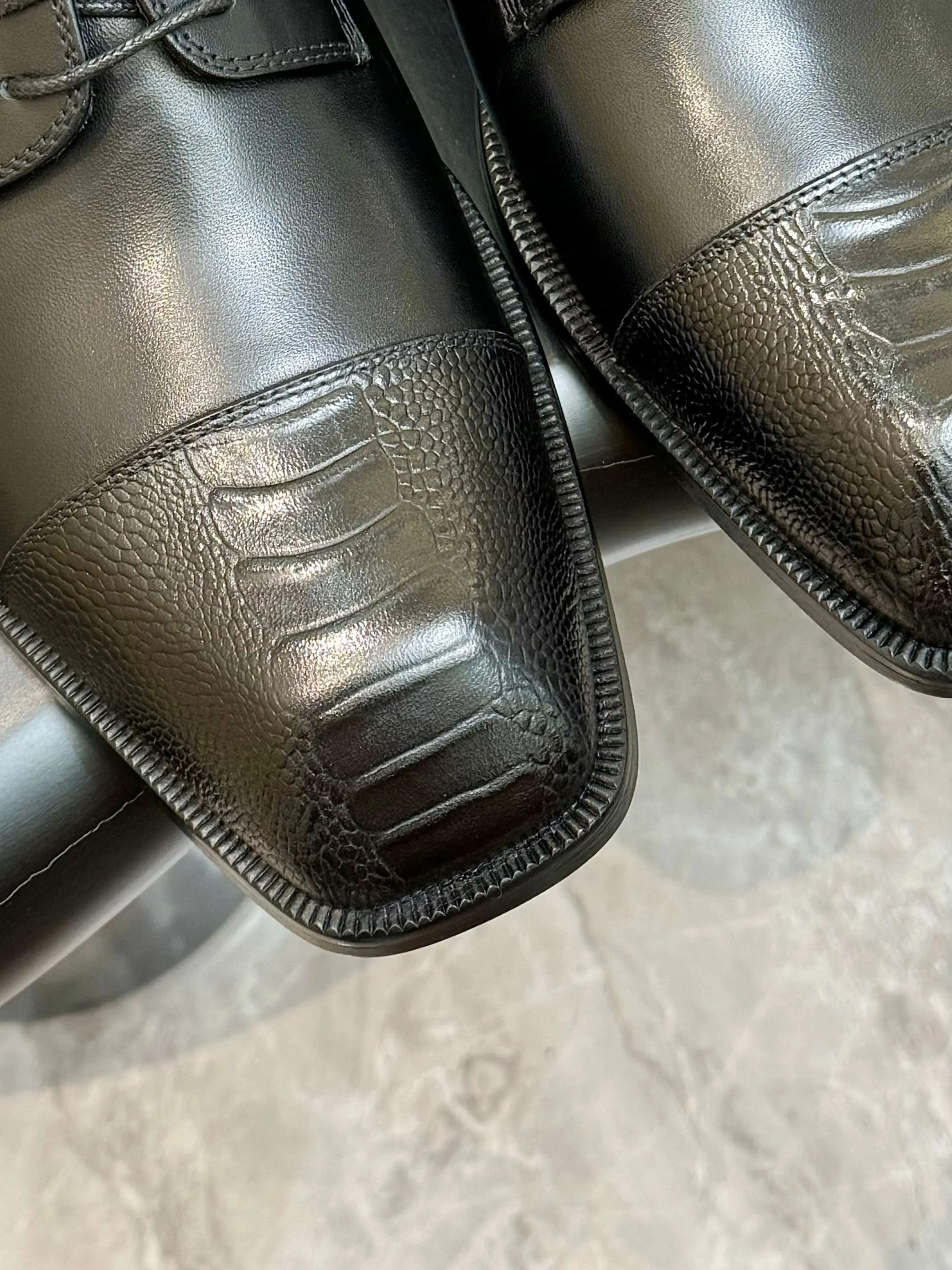 [CL red sole shoes] Top P: 1020💰 Size 39-44 (⚠️38.45.46.47 custom-made, non-returnable and non-exchangeable) 🆑High-end men's business formal leather shoes, original authentic top quality goods ••✅💯 Top original order purchasing agent! Original imported patterned cowhide ➕Imported cowhide lining ➕Cowhide feet ➕Original leather outsole~🉑️Feel free to compare the authentic ones!